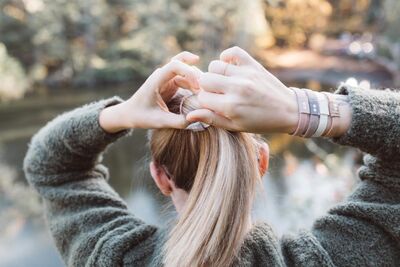 Muovittomat hiuslenkit, Blond