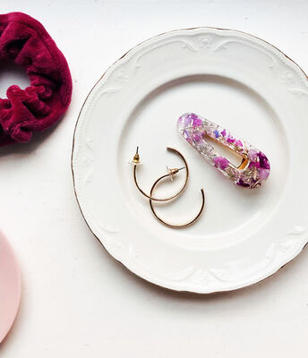 Kukkapinni aidoista kukista, leinikki