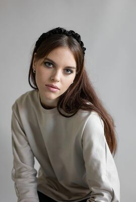 Hiuspanta Ruffled kapea musta