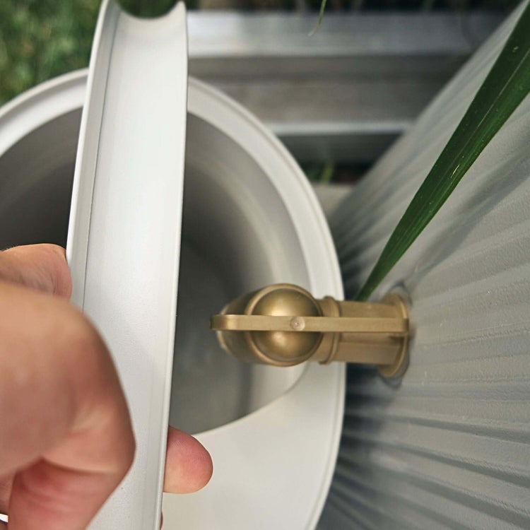 Metallinen kastelukannu