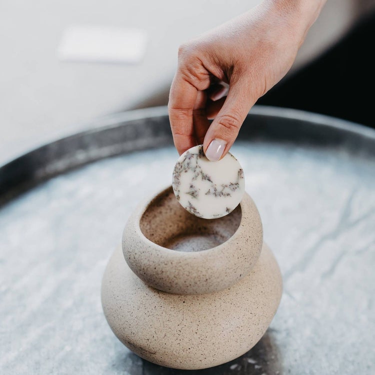 Keraaminen tuoksulyhty